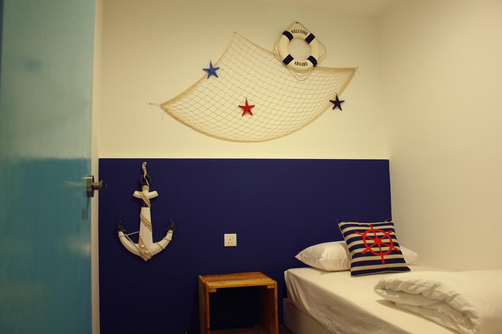 Roof Talk Theme Hostel ยะโฮร์บาห์รู ห้อง รูปภาพ