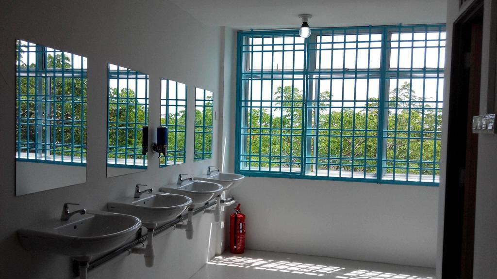 Roof Talk Theme Hostel ยะโฮร์บาห์รู ห้อง รูปภาพ