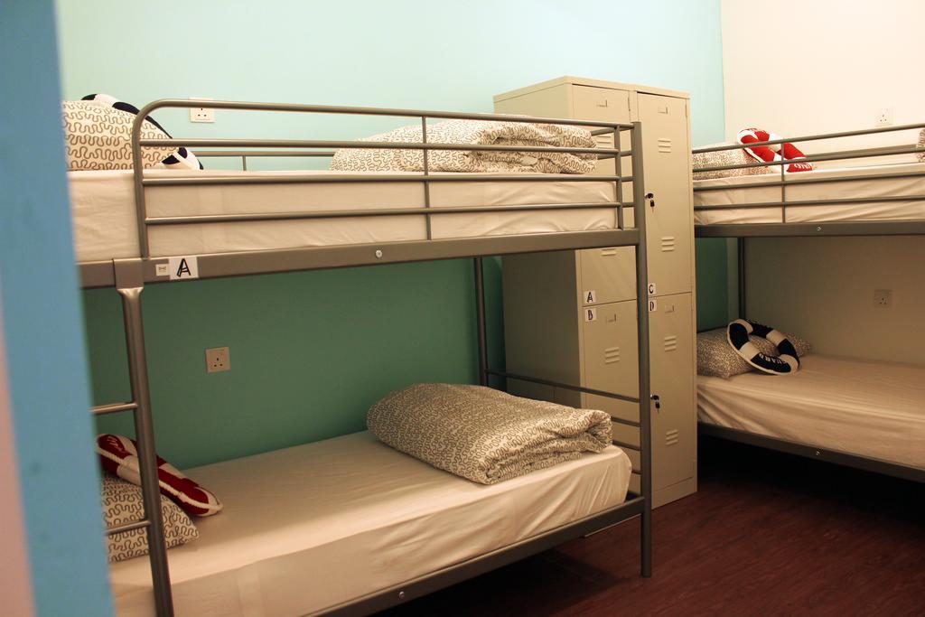 Roof Talk Theme Hostel ยะโฮร์บาห์รู ห้อง รูปภาพ