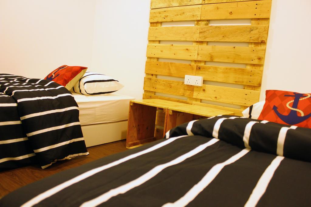 Roof Talk Theme Hostel ยะโฮร์บาห์รู ห้อง รูปภาพ