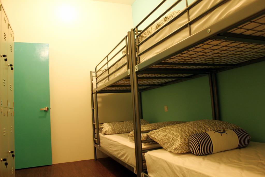 Roof Talk Theme Hostel ยะโฮร์บาห์รู ห้อง รูปภาพ
