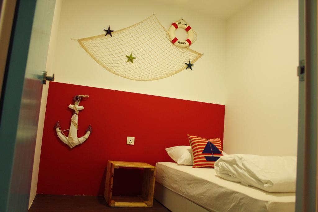 Roof Talk Theme Hostel ยะโฮร์บาห์รู ห้อง รูปภาพ