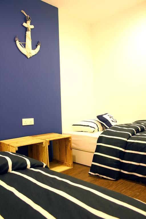 Roof Talk Theme Hostel ยะโฮร์บาห์รู ห้อง รูปภาพ