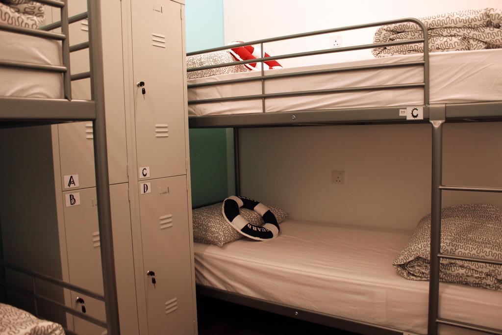 Roof Talk Theme Hostel ยะโฮร์บาห์รู ห้อง รูปภาพ