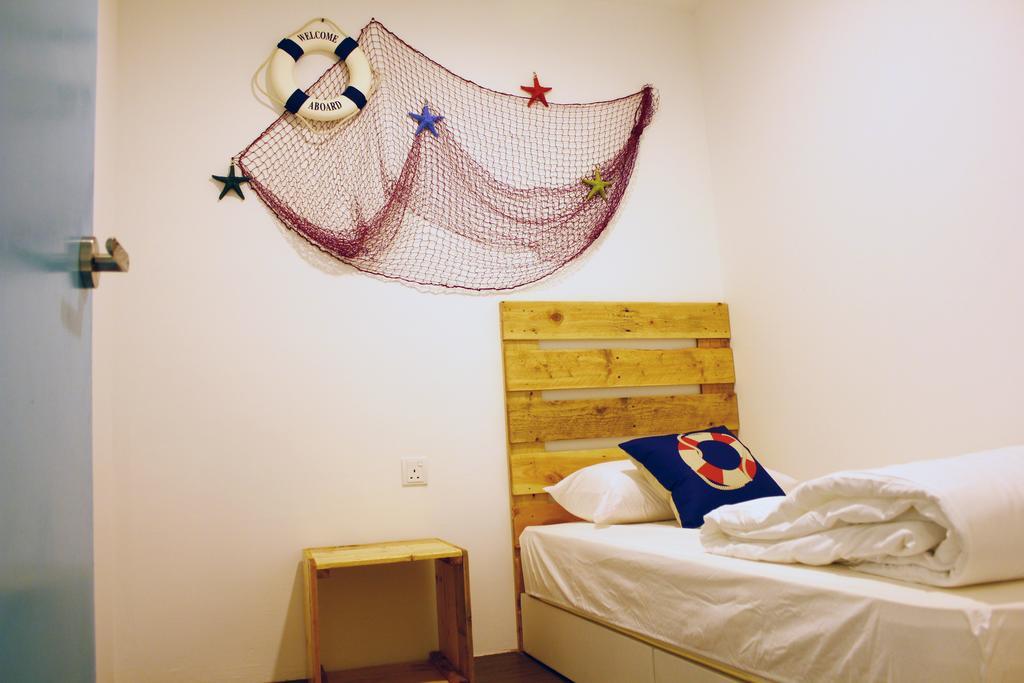 Roof Talk Theme Hostel ยะโฮร์บาห์รู ห้อง รูปภาพ