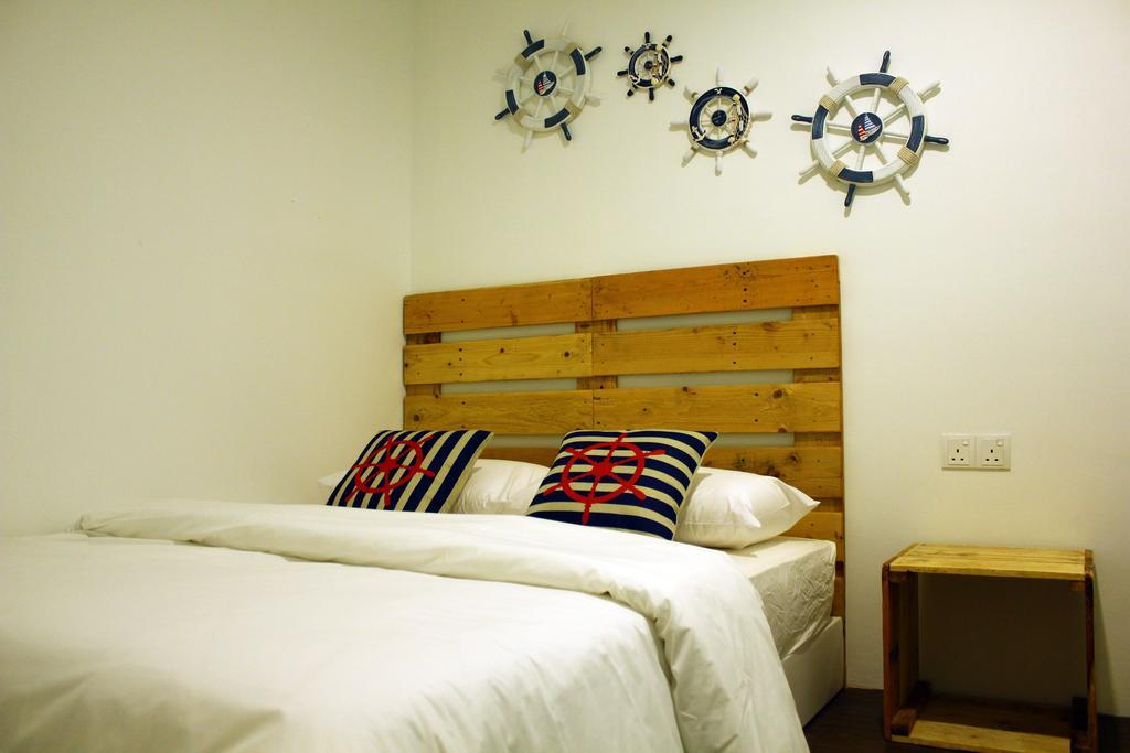 Roof Talk Theme Hostel ยะโฮร์บาห์รู ห้อง รูปภาพ