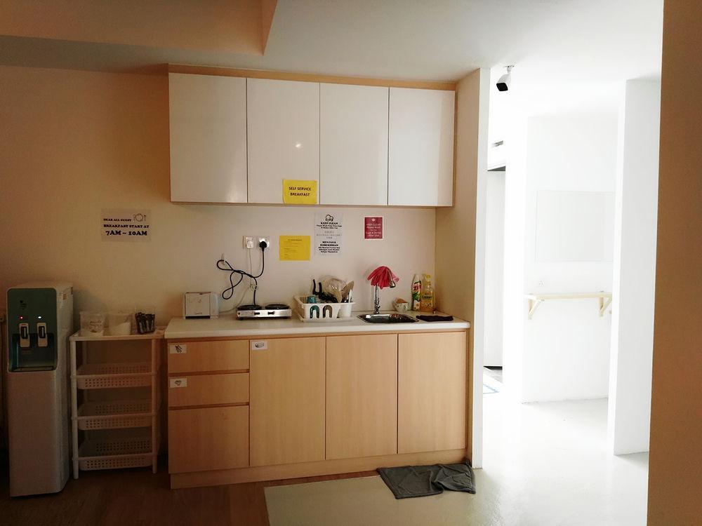 Roof Talk Theme Hostel ยะโฮร์บาห์รู ภายนอก รูปภาพ